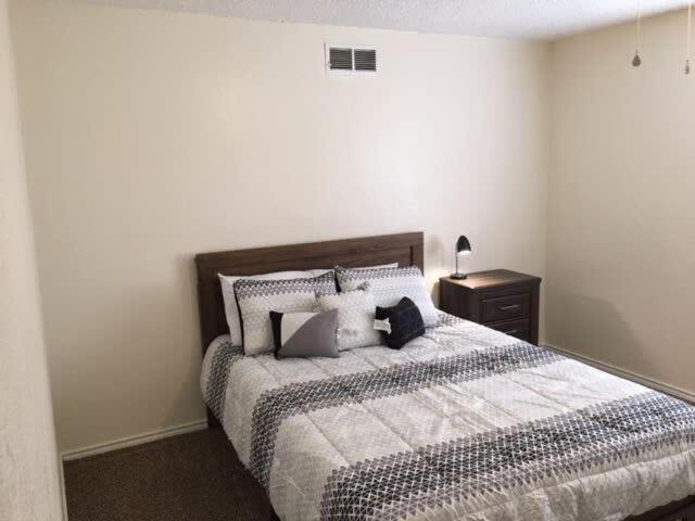 Quiet Townhouse Close To Fort Sill! Lawton Exteriér fotografie